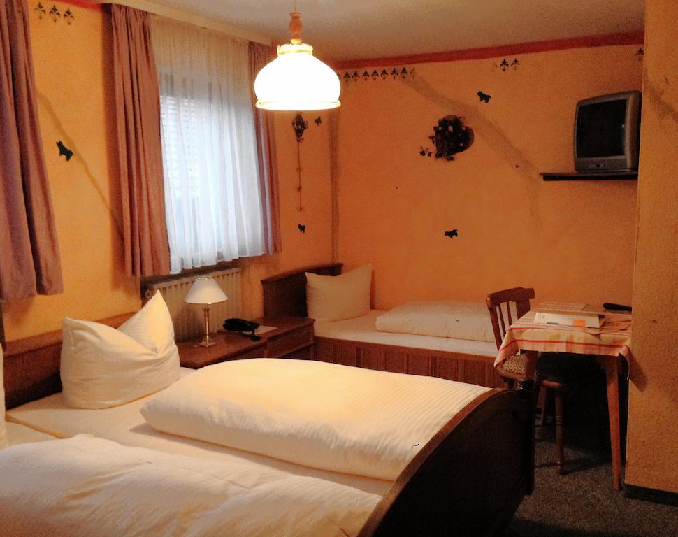 Beim Haxenwirt Hotel Immenstadt im Allgau Bagian luar foto