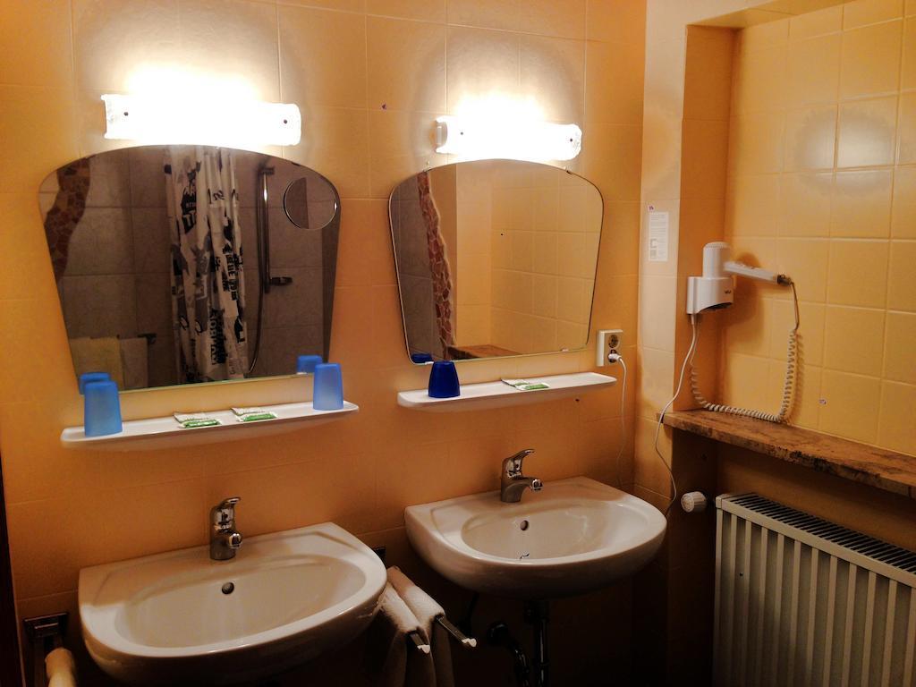 Beim Haxenwirt Hotel Immenstadt im Allgau Bagian luar foto